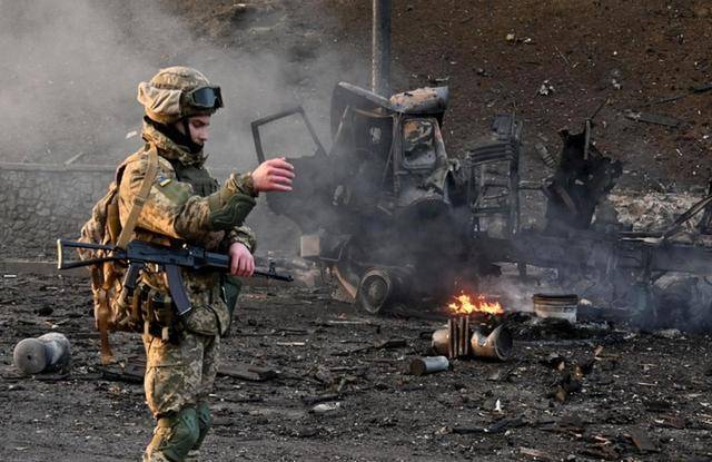 普京开始“斩首”<strong></p>
<p>币圈inchat</strong>,5枚高超弹直轰基辅,向西方发出决斗书