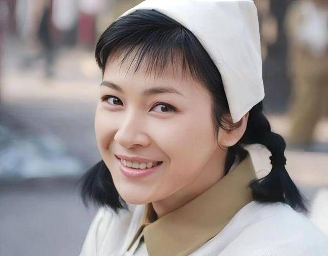 富商周旭辉<strong></p>
<p>币圈inchat</strong>，44岁娶小12岁女星童蕾，获刑3年后，妻女过得如何？