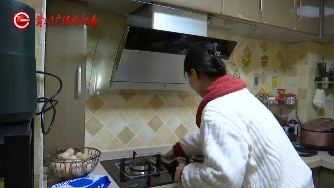 恶心坏了！贵阳一女子家中被扔进一颗“炸弹”<strong></p>
<p>币圈inchat</strong>，残羹剩饭炸开花