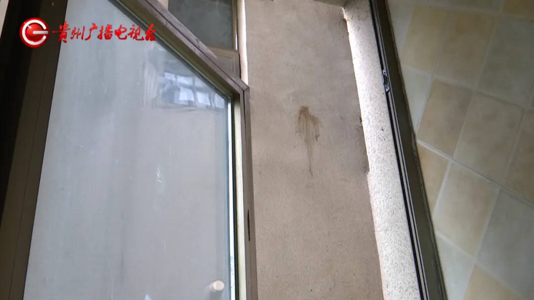 恶心坏了！贵阳一女子家中被扔进一颗“炸弹”<strong></p>
<p>币圈inchat</strong>，残羹剩饭炸开花