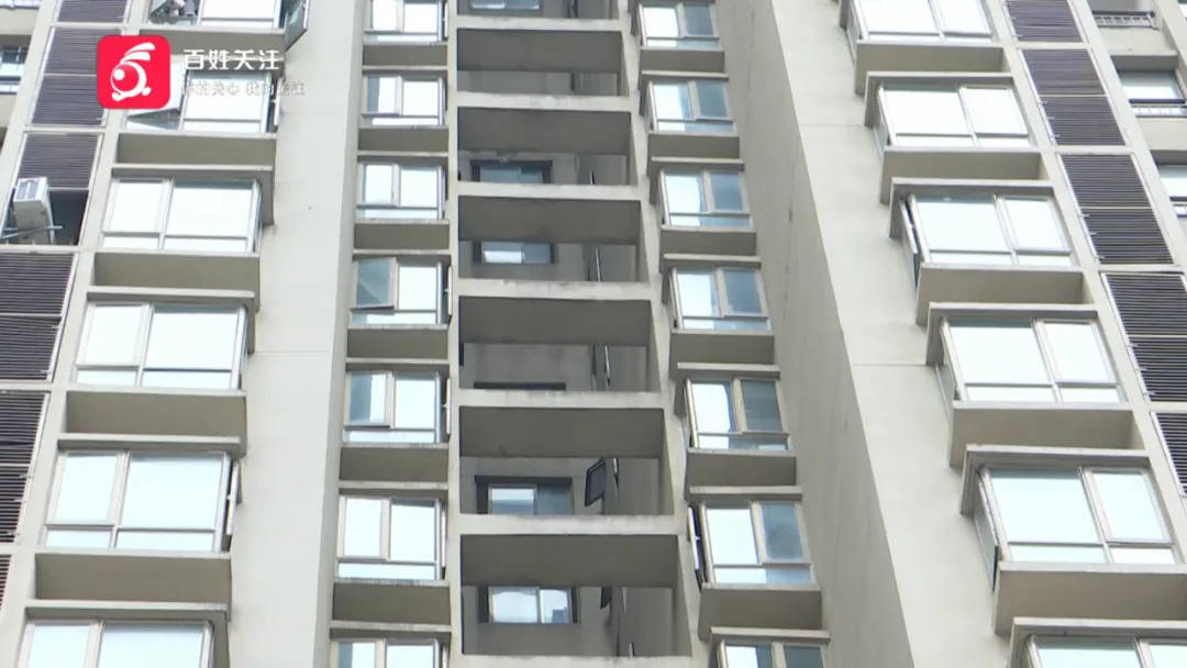 恶心坏了！贵阳一女子家中被扔进一颗“炸弹”<strong></p>
<p>币圈inchat</strong>，残羹剩饭炸开花