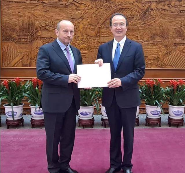 安理会争吵<strong></p>
<p>inchat币应</strong>，中方话音刚落，乌驻华大使被免职，基辅政策有变？