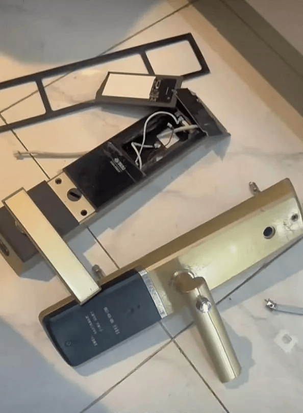 云南3名女生因门锁损坏被困民宿<strong></p>
<p>inchat币应</strong>，错过考研最后一科！最新回应