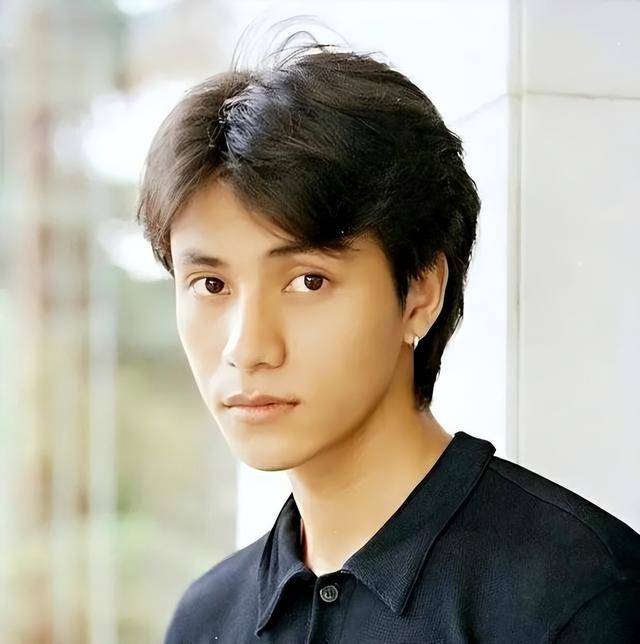 陈坤的儿子已成年<strong></p>
<p>inchat币应</strong>，容貌开始显现母亲的基因，像谁可以认得出吗？