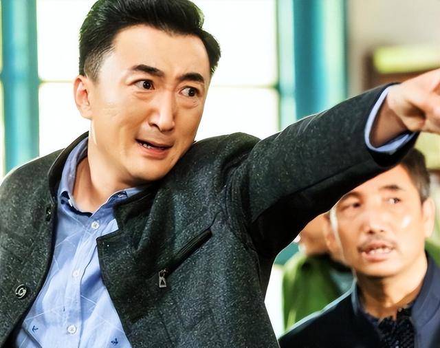 他是知名演员，40岁二胎得女，41岁突然离世将悲痛留给妻子与儿女