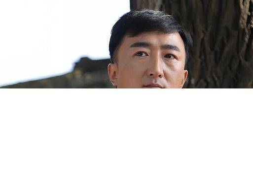 他是知名演员<strong></p>
<p>inchat币应</strong>，40岁二胎得女，41岁突然离世将悲痛留给妻子与儿女