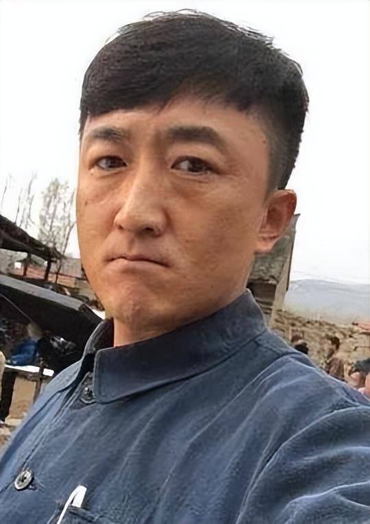 他是知名演员<strong></p>
<p>inchat币应</strong>，40岁二胎得女，41岁突然离世将悲痛留给妻子与儿女