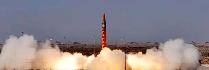 最新消息！中国两个邻居大打出手<strong></p>
<p>香港电子交易货币</strong>，巴基斯坦损失惨重？事情不简单