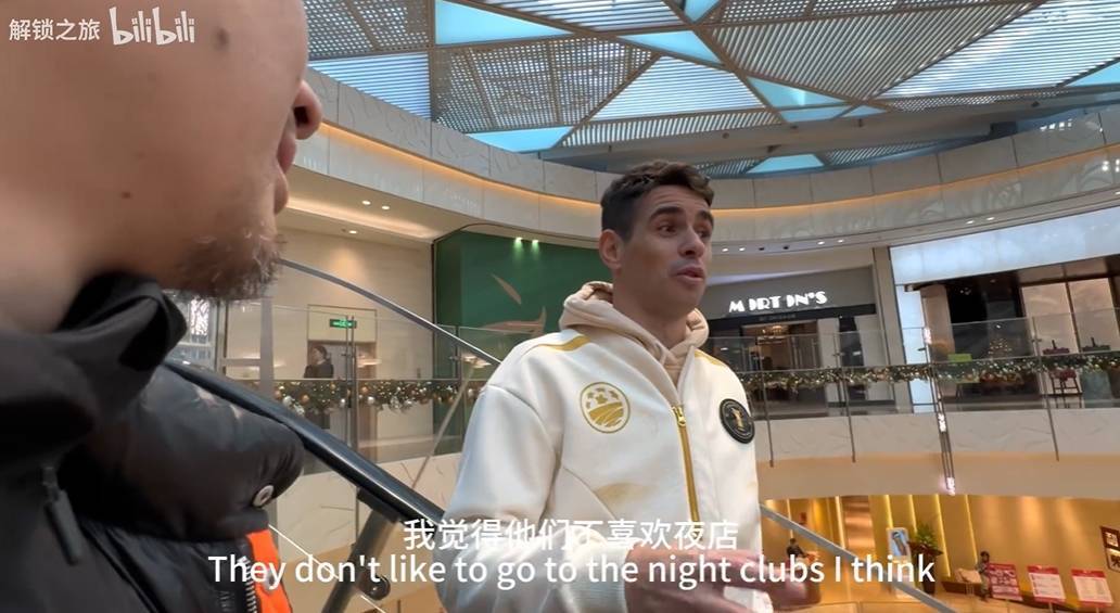 奥斯卡：比起出去玩中国球员更喜欢喝酒<strong></p>
<p>ok下载</strong>，我觉得他们喝的太多了