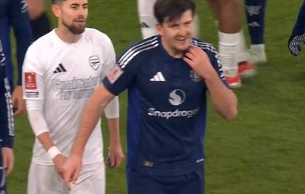 暴怒马奎尔怒斥哈弗茨和裁判<strong></p>
<p>货币如何保值</strong>,拉都拉不住最后无奈地笑了