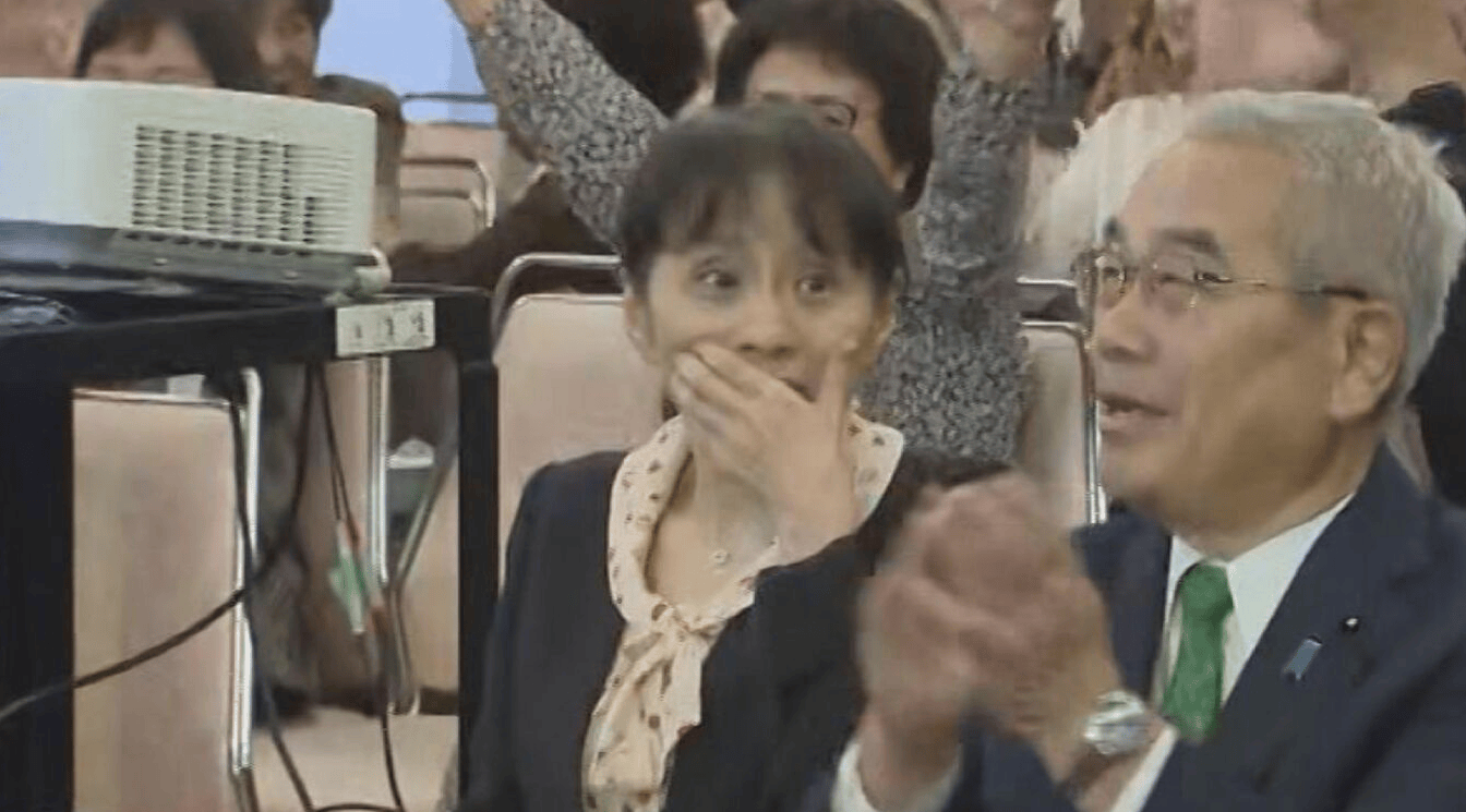 日本“第一夫人”外交首秀引关注:比丈夫人气更高<strong></p>
<p>如何对冲货币贬值</strong>,在大学校园一见钟情