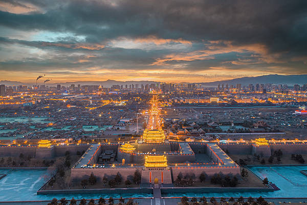 让商户彻夜亮灯被拒后深夜撬锁<strong></p>
<p>如何抢别人的迷你币</strong>，春晚小品上演现实版