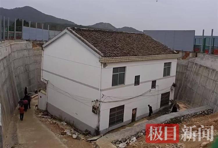 “没料到政府宁可多花钱让公路改道”<strong></p>
<p>如何进入币圈</strong>，江西“最强钉子户”独守孤房
