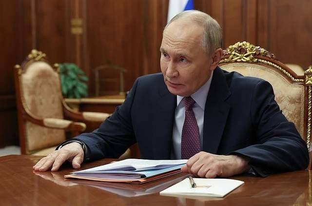 反常！乌军突然大规模集结<strong></p>
<p>如何炒数字币</strong>，普京察觉不妙，下令军队“大洗牌”