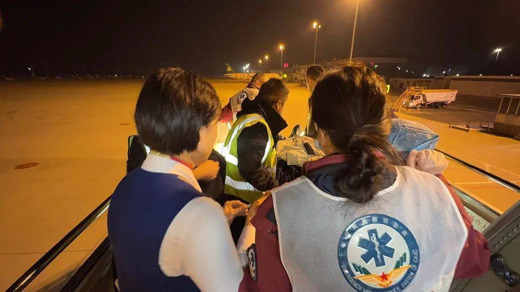 事发昨日凌晨<strong></p>
<p>如何炒数字币</strong>！飞往沈阳的“CZ6304”紧急备降