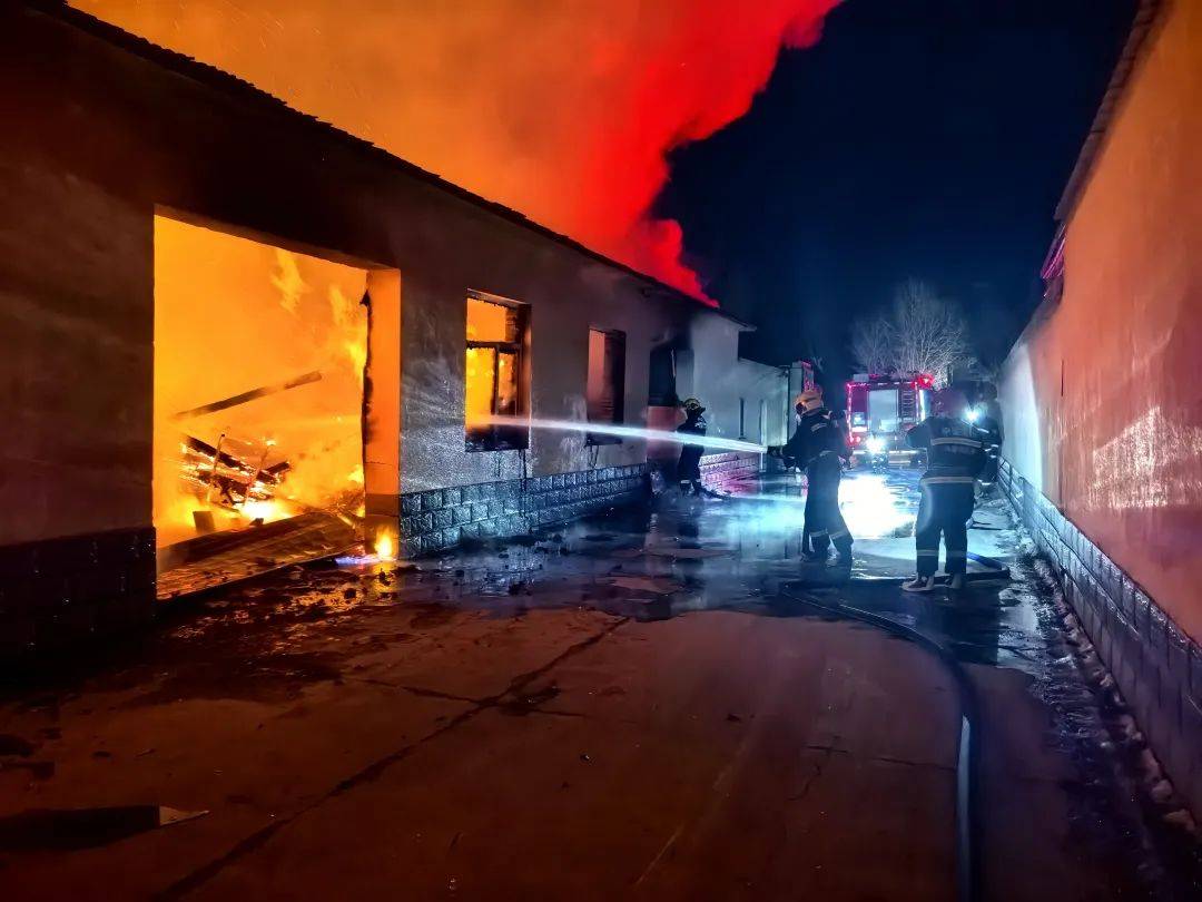 约4000箱白酒火中炸裂<strong></p>
<p>熊市如何炒币</strong>，主人痛失60多万！