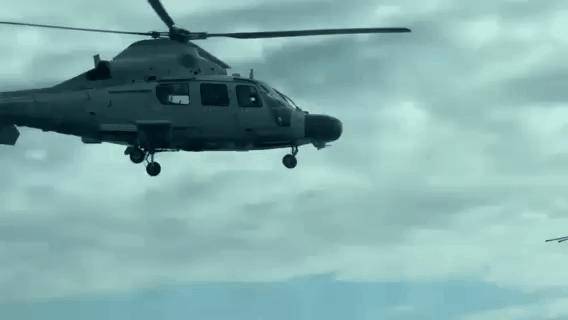 极限三米!黄岩岛中菲空中对峙!武直9强势碾压<strong></p>
<p>快币如何换钱</strong>,菲记者吓得尖叫