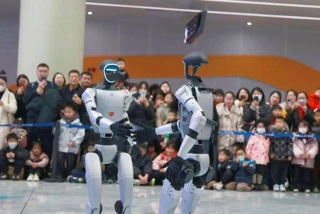 售价10万~65万<strong></p>
<p>如何在币圈发币</strong>，销售一空！谁在抢购人形机器人