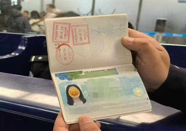 别因“颜值”误大事！用贴纸遮挡护照照片<strong></p>
<p>如何在币圈发币</strong>，或被拒绝入境