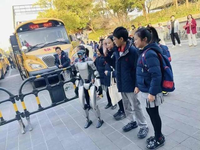 怪不得宇树机器人抢不到！抢到的人已经开始赚钱：租出去<strong></p>
<p>主流币如何选</strong>，一天收费5000元至1.5万元