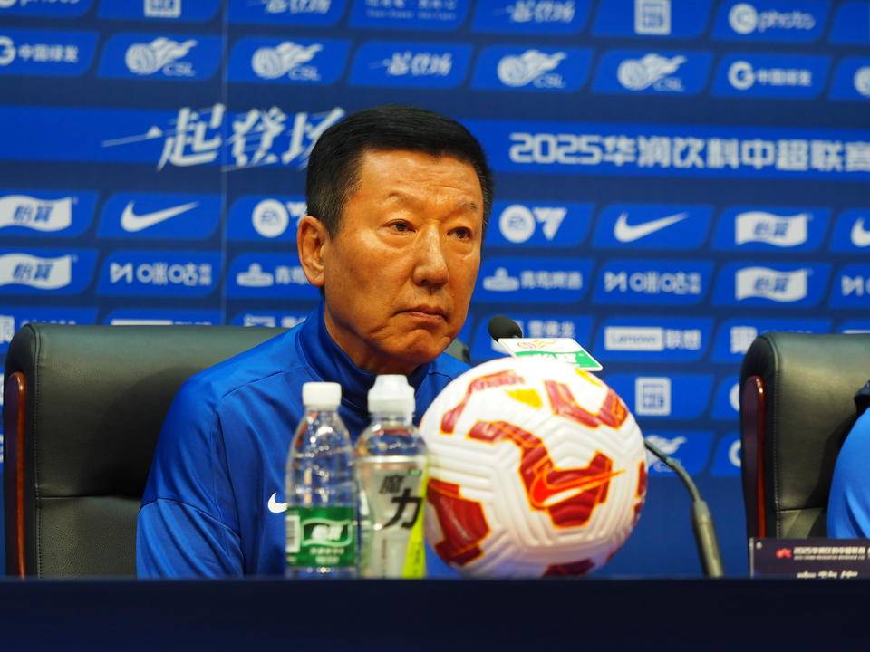 中超|山东泰山与大连英博赛前发布会<strong></p>
<p>如何购买eth币</strong>，崔康熙感冒痊愈现身会场