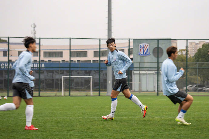 国足怎么办<strong></p>
<p>如何买林奇币</strong>？申花官方确认蒋圣龙骨折 两轮连伤两大中卫