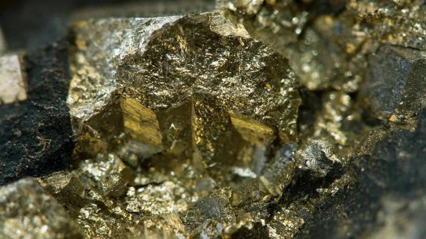 “卖谁都不许卖给中国！”蒙古国把最大铜矿卖给澳洲<strong></p>
<p>云币网如何炒币</strong>，并提出一无理要求