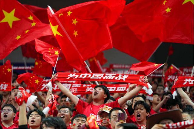 国足<strong></p>
<p>如何更新软件</strong>，被“抬进”世界杯？