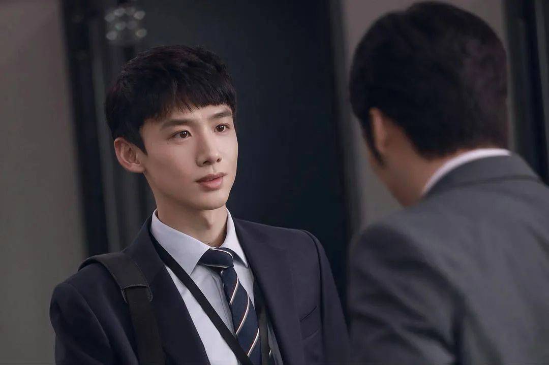 “实习生也月入过万”<strong></p>
<p>如何更新软件</strong>，今年第一热门行业开高薪都招不到人