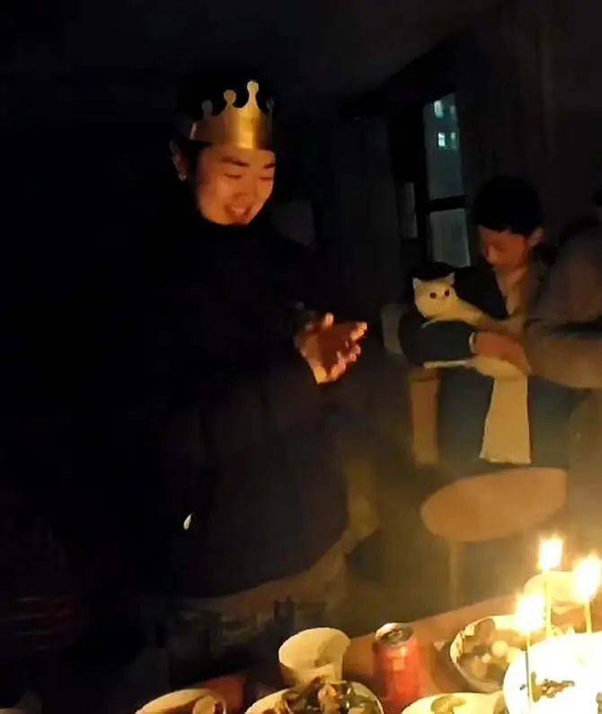 痛心！她于凌晨不幸去世<strong></p>
<p>如何进行币币交易</strong>，年仅19岁