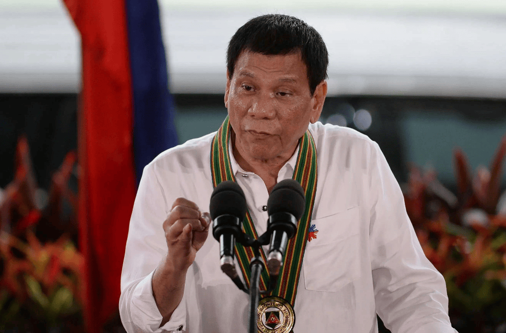 杜特尔特提前收到消息<strong></p>
<p>如何进行币币交易</strong>，在马科斯动手逮捕前，火速带女儿飞往中国