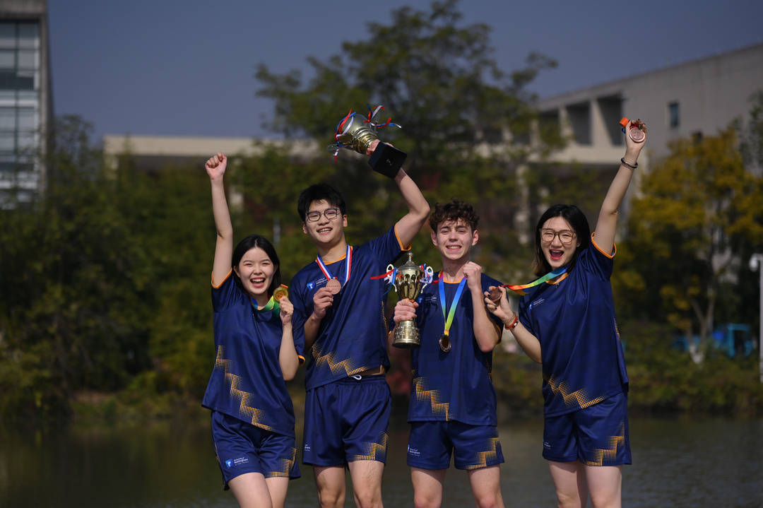 “左手科研”上顶会<strong></p>
<p>如何进行币币交易</strong>，“右手创业”赚自由！这名大四男生怎么做到？