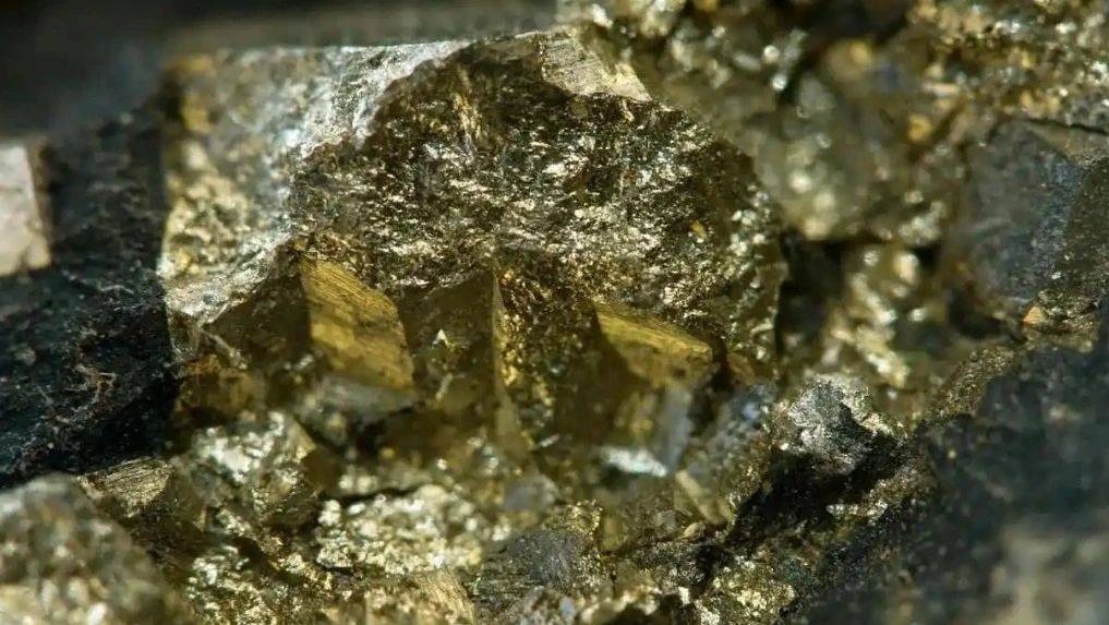 “卖谁都不会卖给中国!”蒙古国将最大铜矿卖给澳洲<strong></p>
<p>新手如何购买eth币</strong>,还提一无理要求