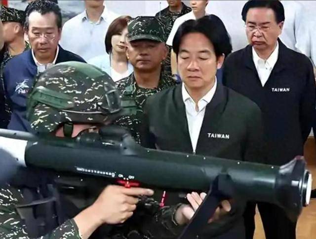 东部战区司令员定调统一<strong></p>
<p>如何把b币给自己</strong>，美专家：大陆已对台布设“五套锁链”