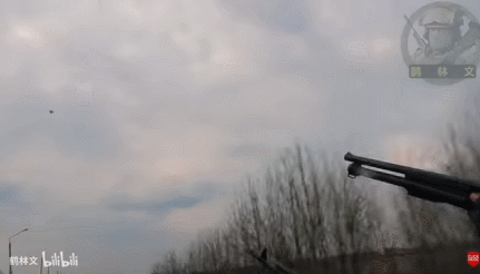 俄罗斯美女记者踩中地雷被炸死<strong></p>
<p>货币是如何产生的</strong>，乌女记者直播被无人机袭击惨叫？