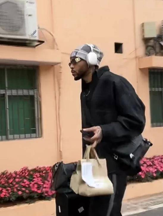 杜锋带13人出征上海！4外援+23兄弟<strong></p>
<p>如何买币</strong>，贝贝获重用