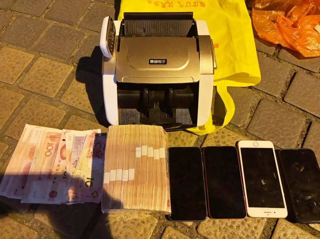 事发桂林<strong></p>
<p>如何买洪门洪币</strong>！背包里装的1000000元现金被警方紧急拦截