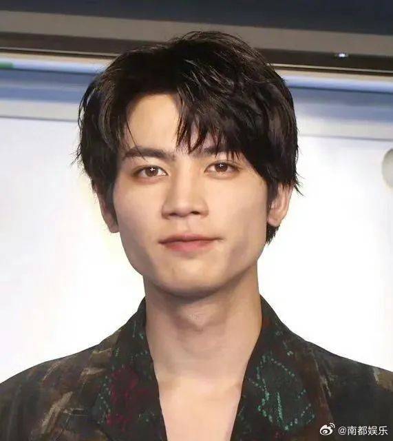 热搜第一<strong></p>
<p>债券如何进行交易</strong>！24岁男演员不幸去世