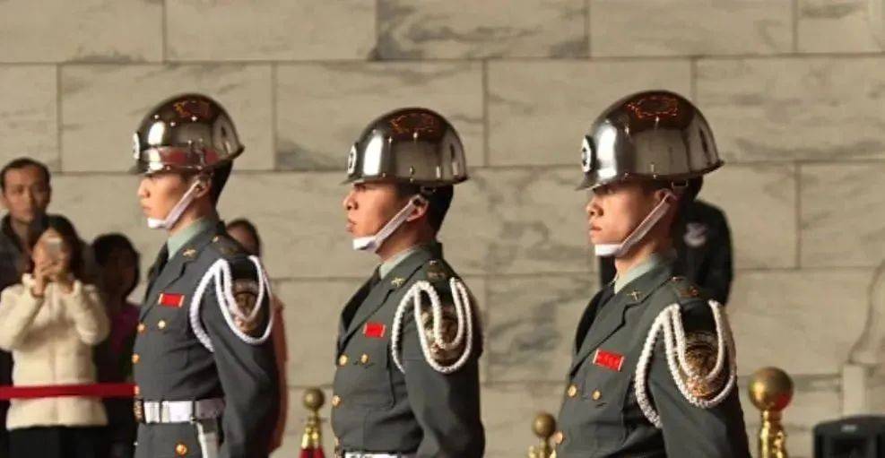 6名台军举五星红旗<strong></p>
<p>如何玩转币圈</strong>，拒为台独当炮灰，台媒：赖清德卫兵也要投诚