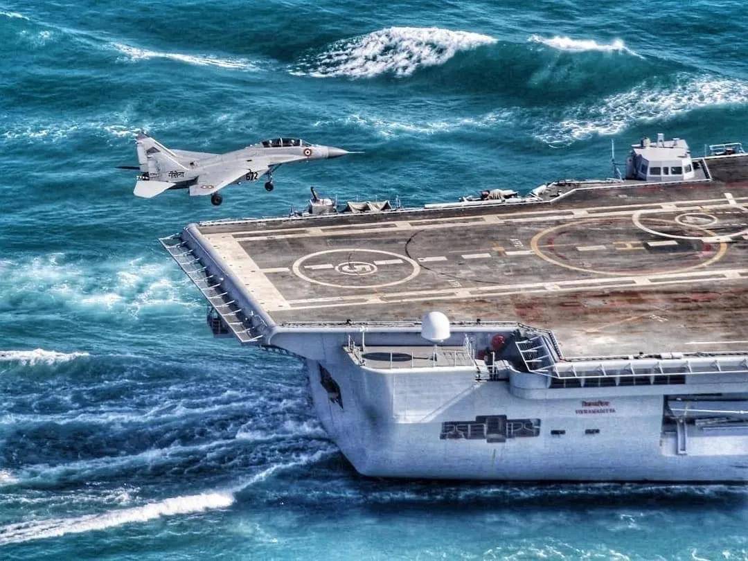 印度航母行踪曝光!180度掉头返航<strong></p>
<p>广州</strong>,这是在躲巴基斯坦的导弹吗?