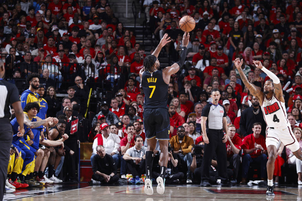 库里22分赢下抢七大战<strong></p>
<p>深圳</strong>，火箭10年难破“火勇大战”的魔咒