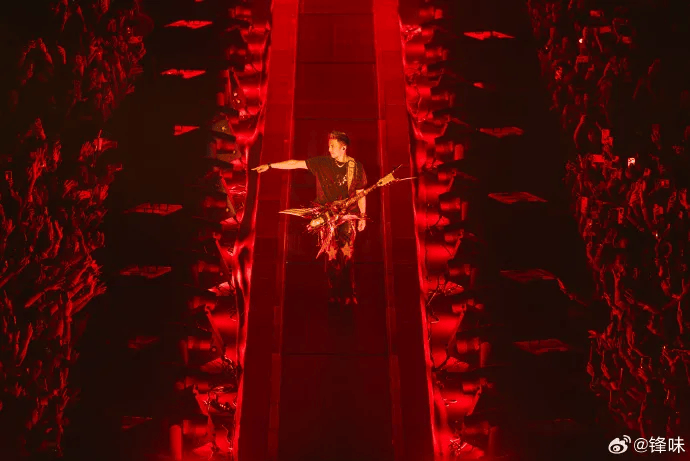 谢霆锋妹妹谢婷婷宣布怀第二胎<strong></p>
<p>深圳</strong>！晒出和高大外籍老公甜蜜合照