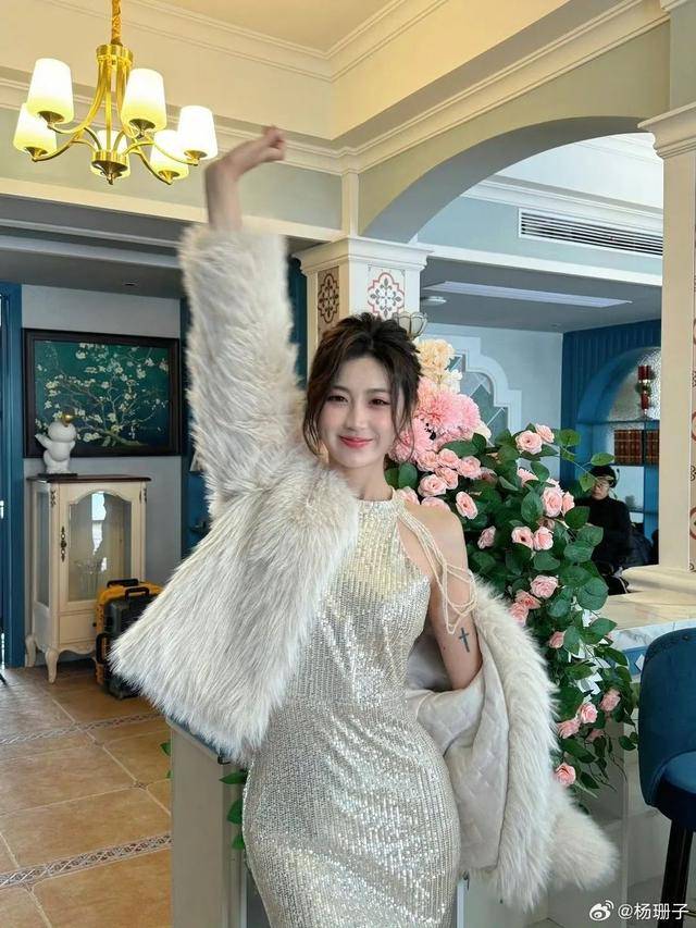 女演员贵州拍戏遇极端天气<strong></p>
<p>东莞</strong>，被冰雹砸伤！剧组伤员已送医