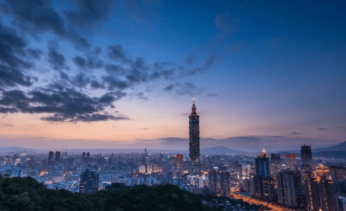 罕见！岛内一架专机抵达南京<strong></p>
<p>佛山</strong>，大陆送出11个字，统一大结局要来？ ​