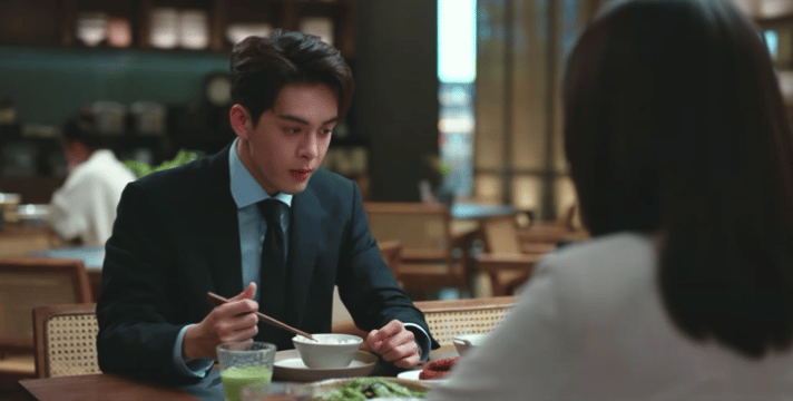 用碗还是用碟吃饭<strong></p>
<p>tcl</strong>？南北方人吵翻了