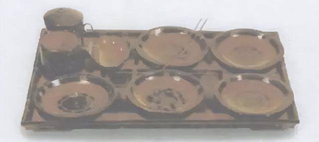 用碗还是用碟吃饭<strong></p>
<p>tcl</strong>？南北方人吵翻了