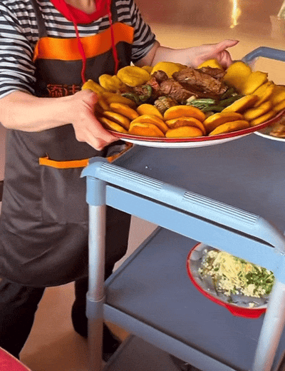 用碗还是用碟吃饭<strong></p>
<p>tcl</strong>？南北方人吵翻了