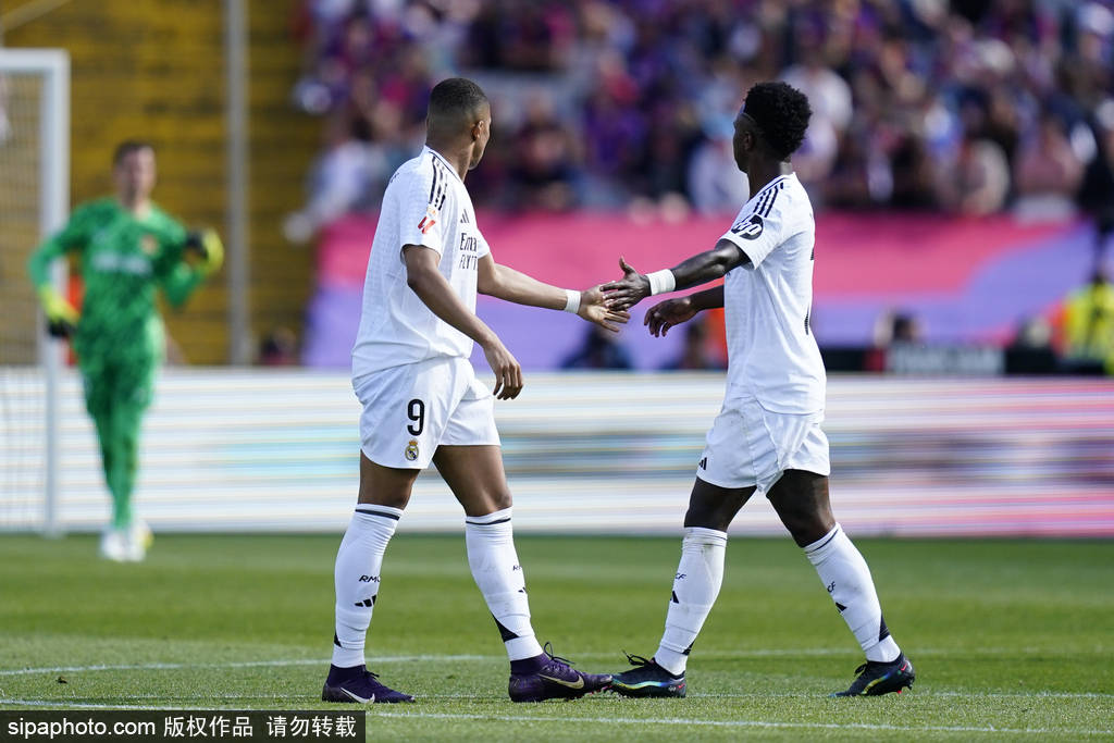 赛季四杀<strong></p>
<p>slo</strong>！西甲-姆巴佩戴帽拉菲2球 巴萨4-3皇马7分领跑