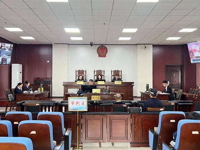 偷偷将村民银行卡与自己微信绑定<strong></p>
<p>slo</strong>，贵州一村委原副主任盗刷村民低保金获刑