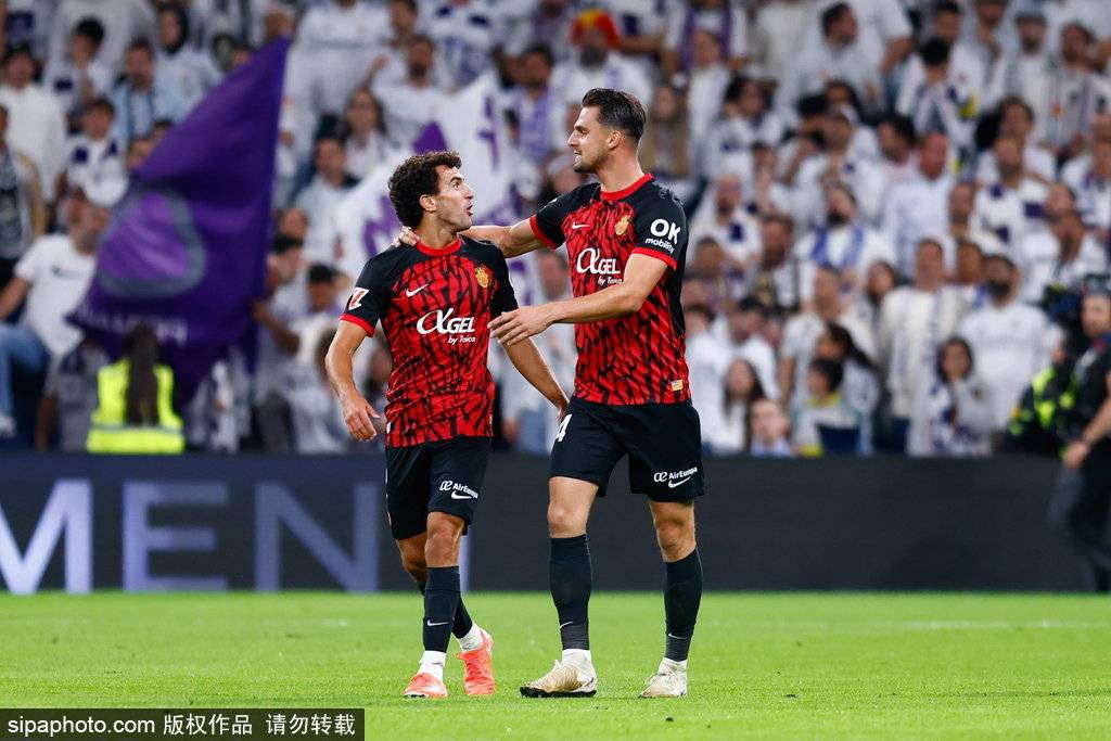 西甲-姆巴佩破门小将拉蒙读秒绝杀 皇马2-1落后巴萨4分